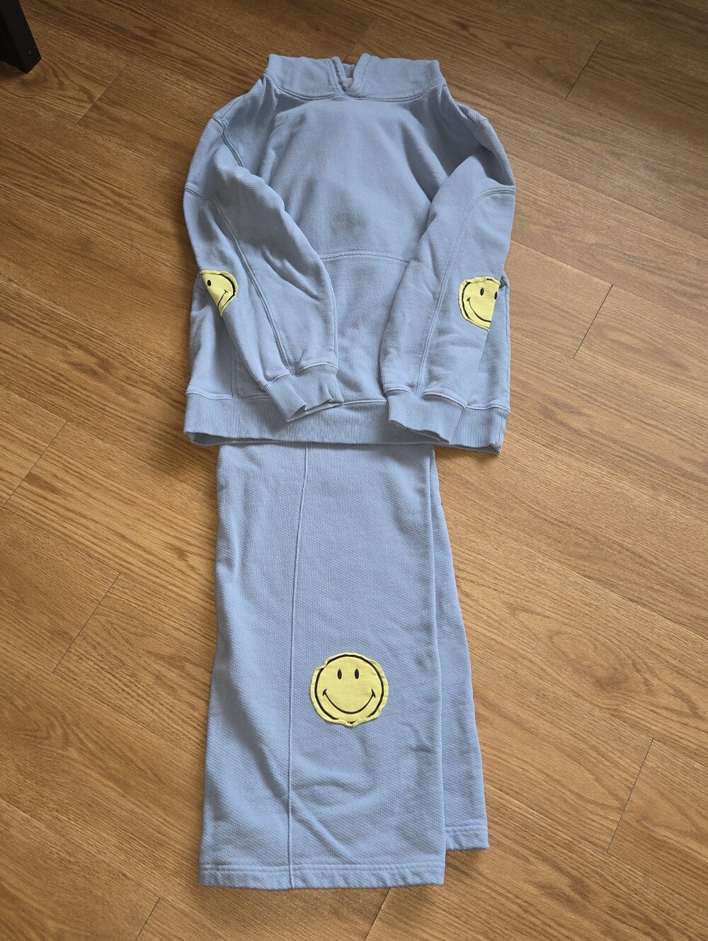Smiley And Samii Ryan Collaboration Hoodie And Sweat Pants